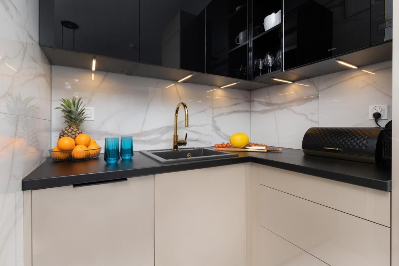Plac Unii Apartment Gdynia Srodmiescie By Renters Prestige Bagian luar foto