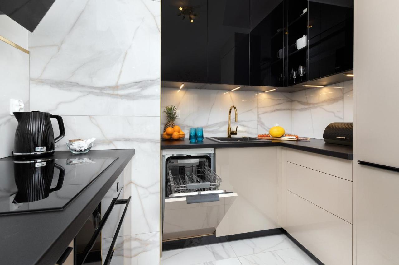 Plac Unii Apartment Gdynia Srodmiescie By Renters Prestige Bagian luar foto