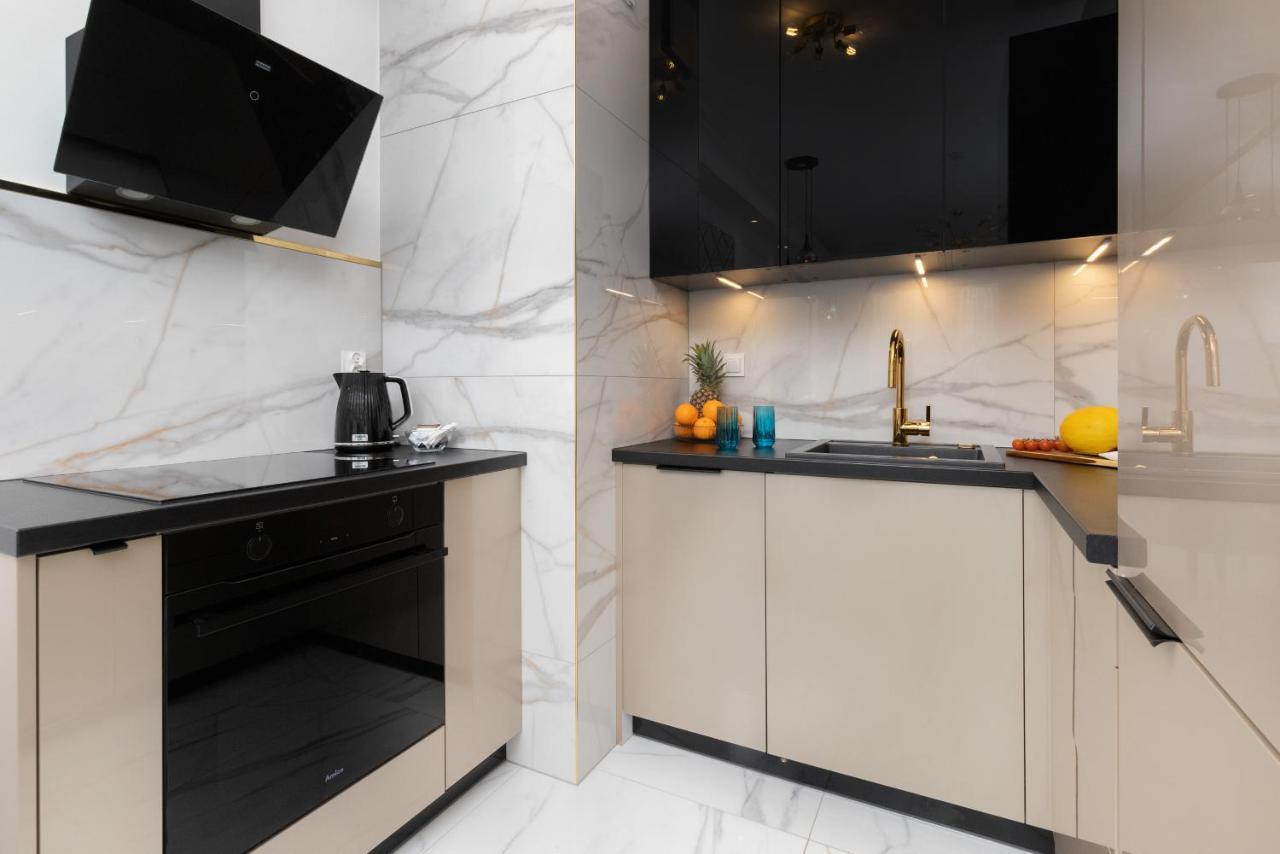 Plac Unii Apartment Gdynia Srodmiescie By Renters Prestige Bagian luar foto