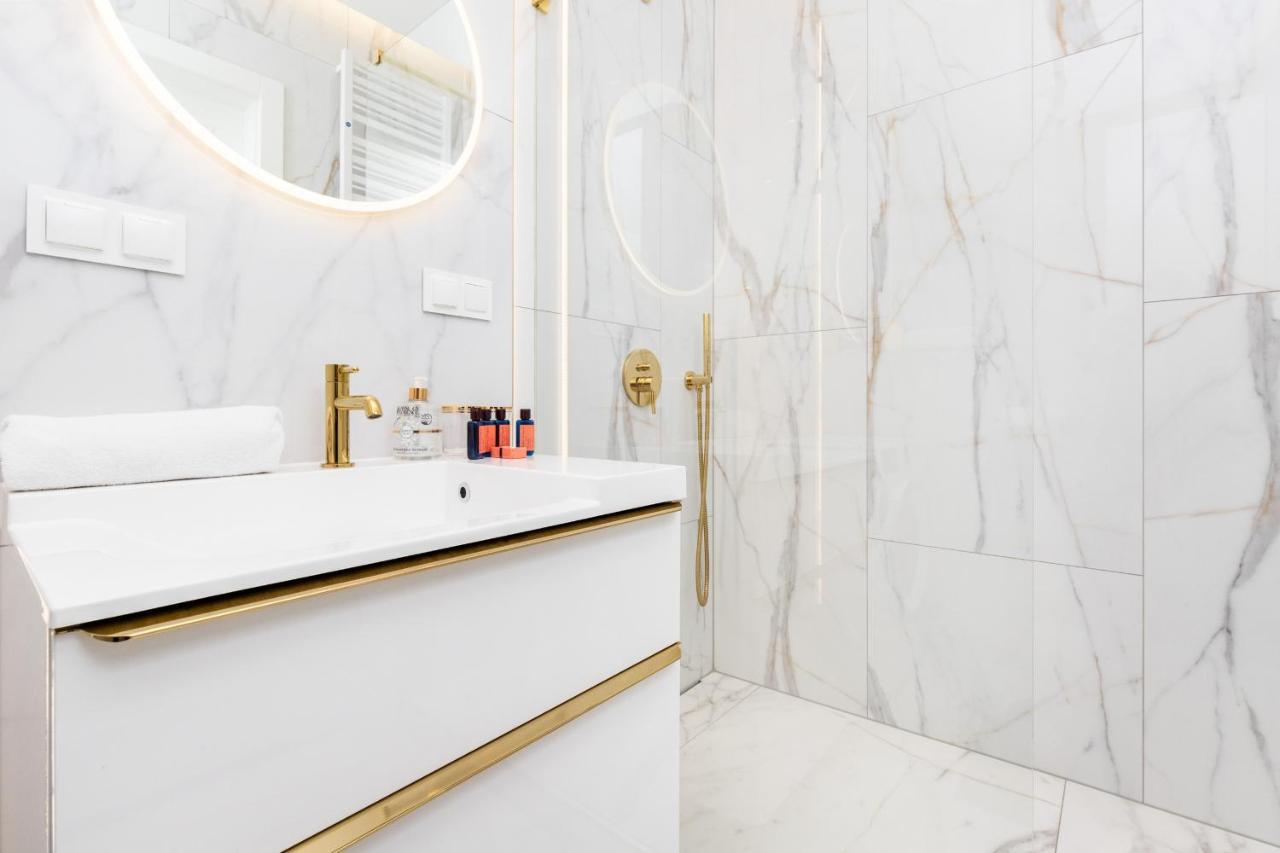 Plac Unii Apartment Gdynia Srodmiescie By Renters Prestige Bagian luar foto